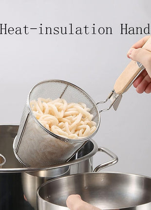 2 Pieces Pasta Strainer Basket Stainless Steel Fine Mesh Pasta Strainer Basket with Wooden Handle Good for Boiling Food Spaghetti Dumpling (Dia 5.5Inch/14Cm)